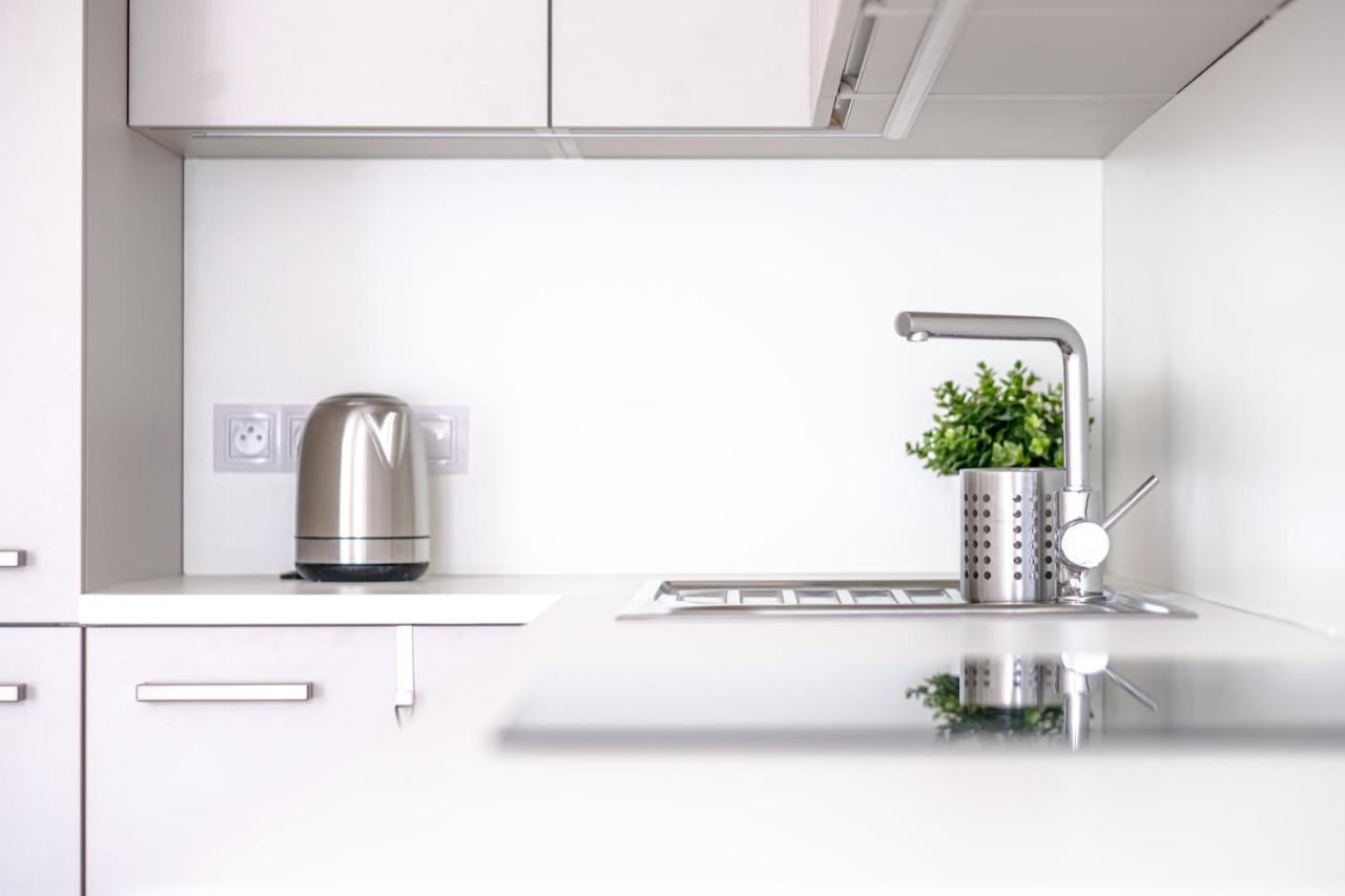 Newly Built Apartment In Vibrant Neighbourhood ปราก ภายนอก รูปภาพ